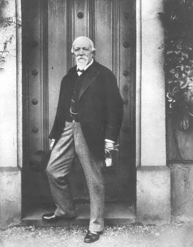RB118. Robert Browning Aged 68. Photograph by Fradelle & Young, London, March 1881. Location: unknown.