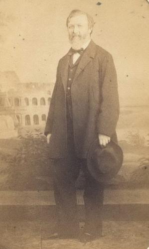 RB31. Robert Browning Aged 49. Photograph by Fratelli D’Alessandri, Rome, early February 1861. Location: Balliol and Texas.